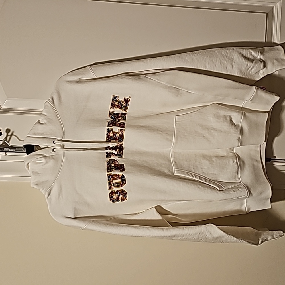 Supreme hoodie